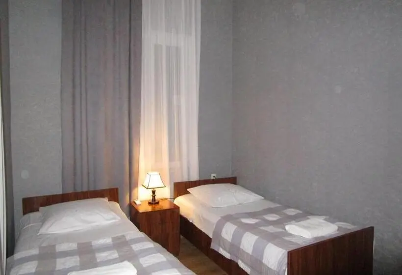 اتاق اکونومی, Guest House T&n