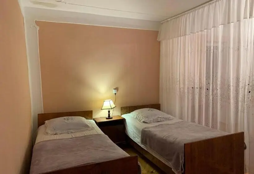 آپارتمان 1 خوابه همکف, Guest House T&n