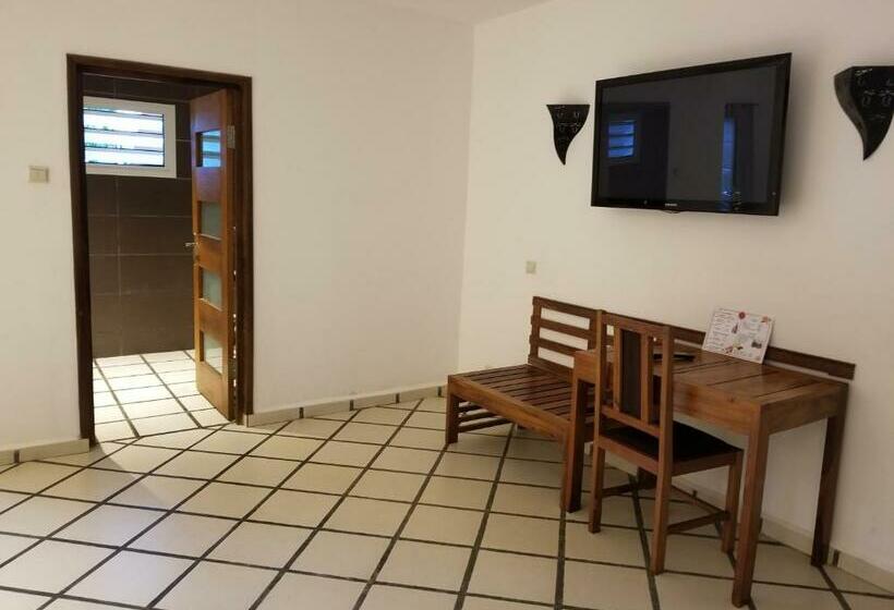 اتاق خانوادگی با چشمانداز باغ, Ikopa Hôtel Madagascar