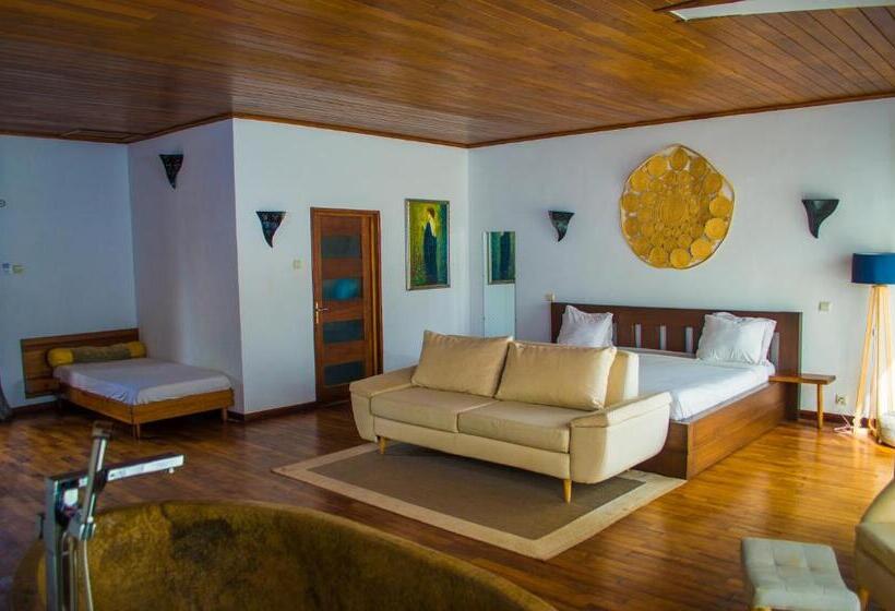 Suite with lake view, Ikopa Hôtel Madagascar