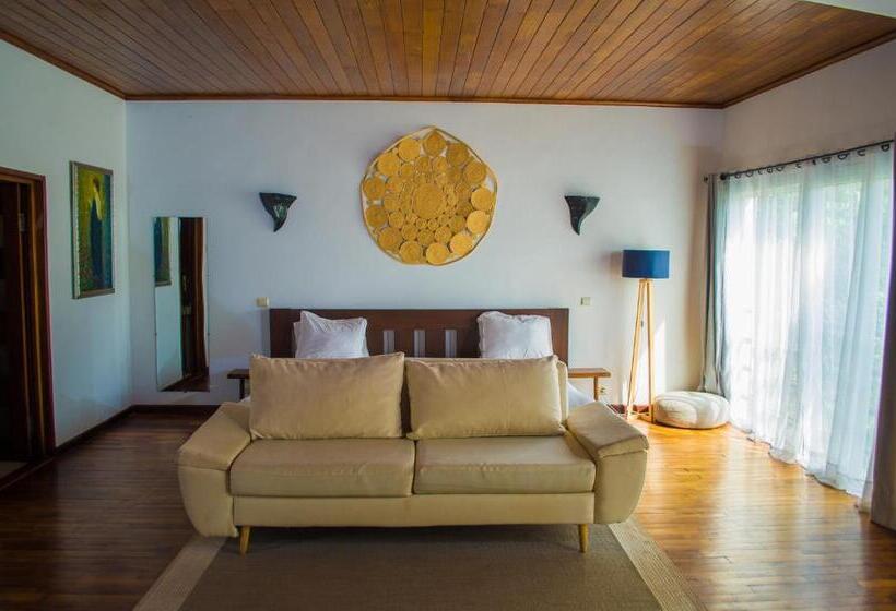 Suite with lake view, Ikopa Hôtel Madagascar