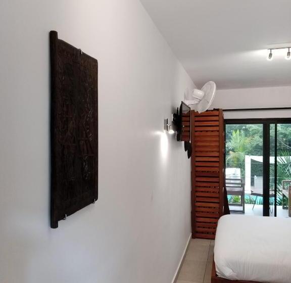 اتاق استاندارد با چشمانداز استخر, Ikopa Hôtel Madagascar