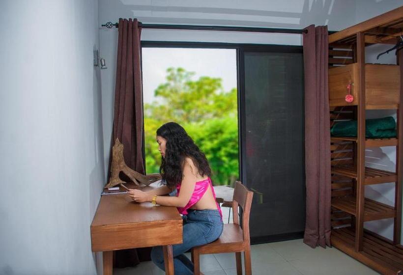 اتاق استاندارد با چشمانداز استخر, Ikopa Hôtel Madagascar