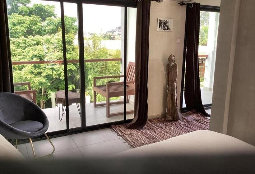 سوییت جونیور با چشمانداز استخر, Ikopa Hôtel Madagascar