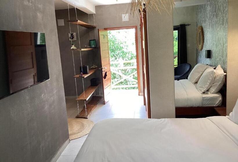 سوییت جونیور با چشم‌انداز استخر, Ikopa Hôtel Madagascar