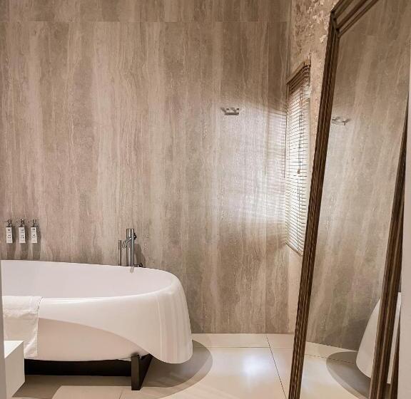 디럭스 룸, Le Saint Remy