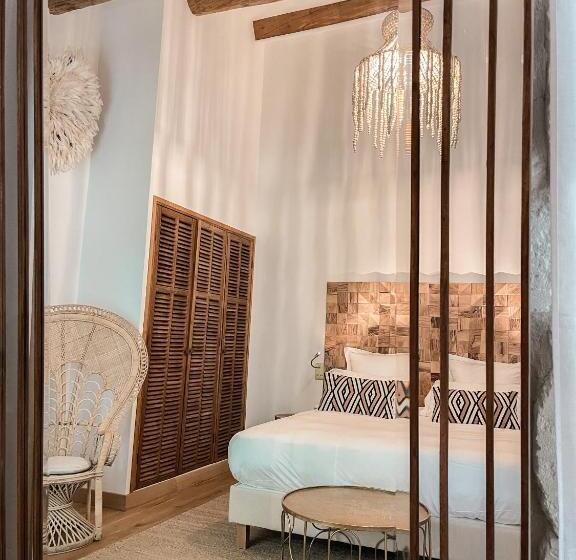 프레스티지 룸, Le Saint Remy