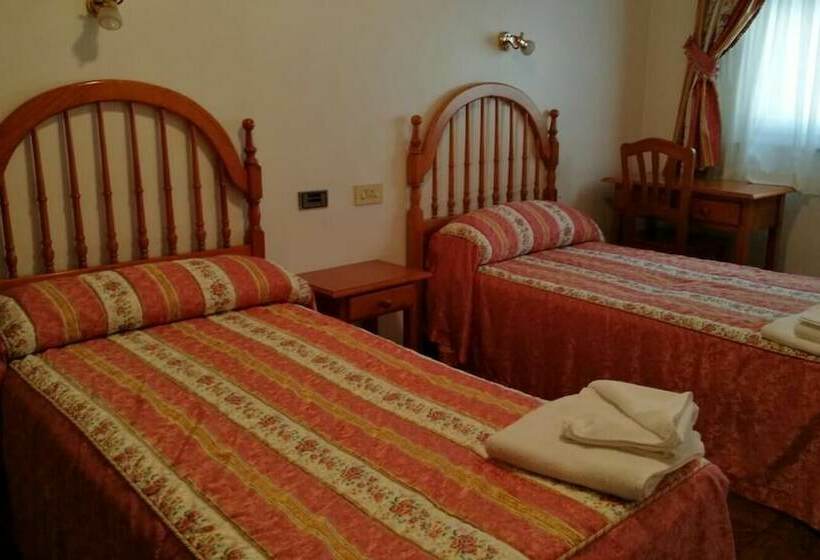 Номер Стандарт, Hostal Illan