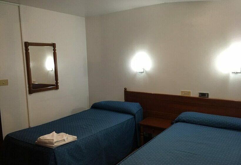 Номер Стандарт, Hostal Illan