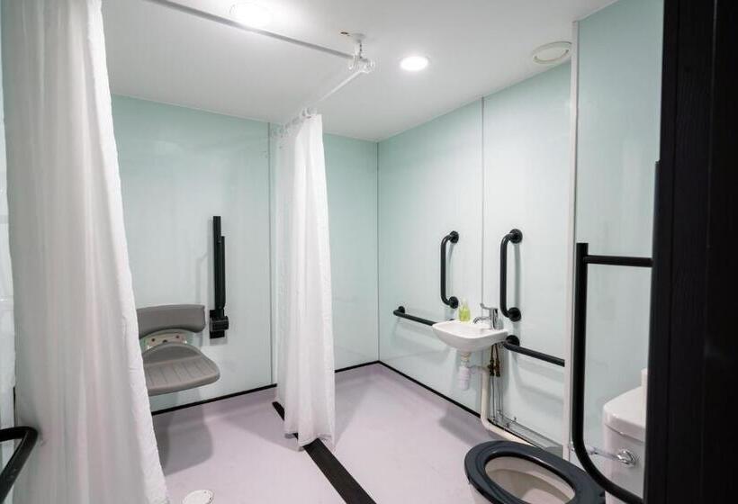 身障者適用スタンダードルーム, Easyhotel Leeds