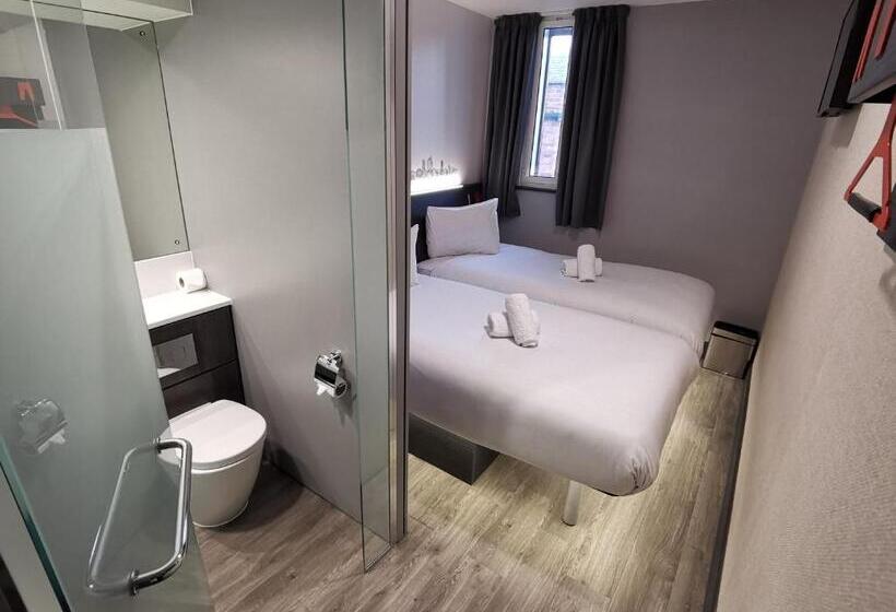 スタンダードルーム, Easyhotel Leeds