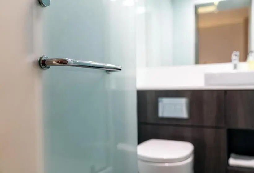 اتاق خانوادگی, Easyhotel Leeds