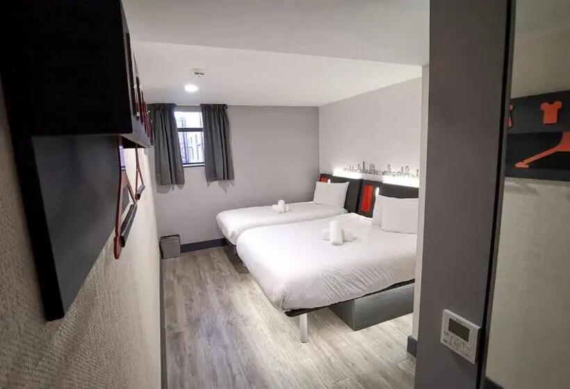 اتاق خانوادگی, Easyhotel Leeds
