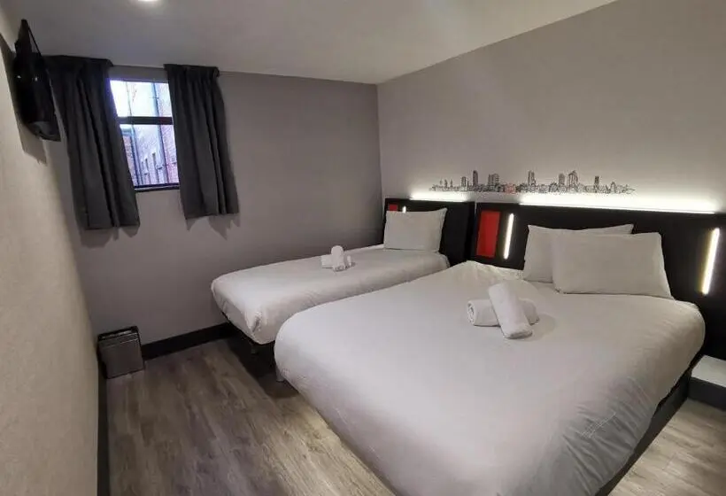 اتاق خانوادگی, Easyhotel Leeds