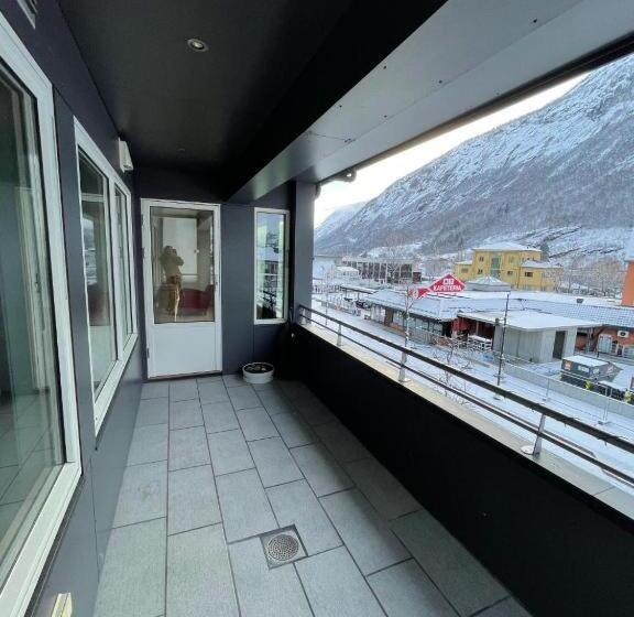 ３ベッドルームアパートメント, Stryn Kaffebar & Vertshus