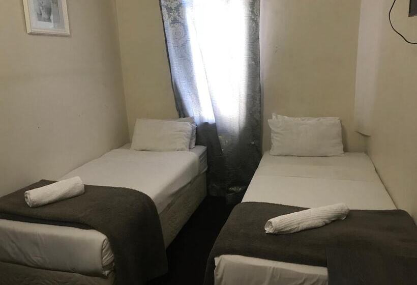 スタンダードトリプルルーム, Businessburg