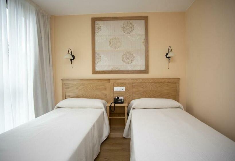 高级大房间, Novoa