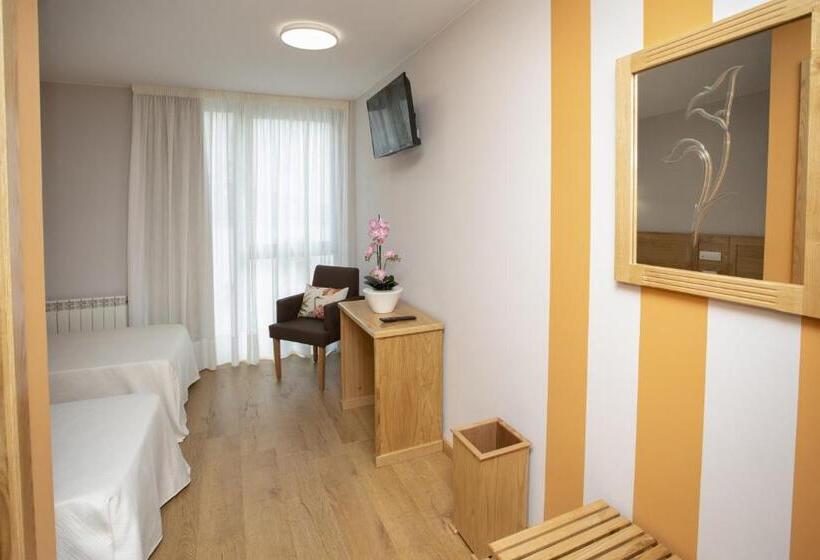 高级大房间, Novoa