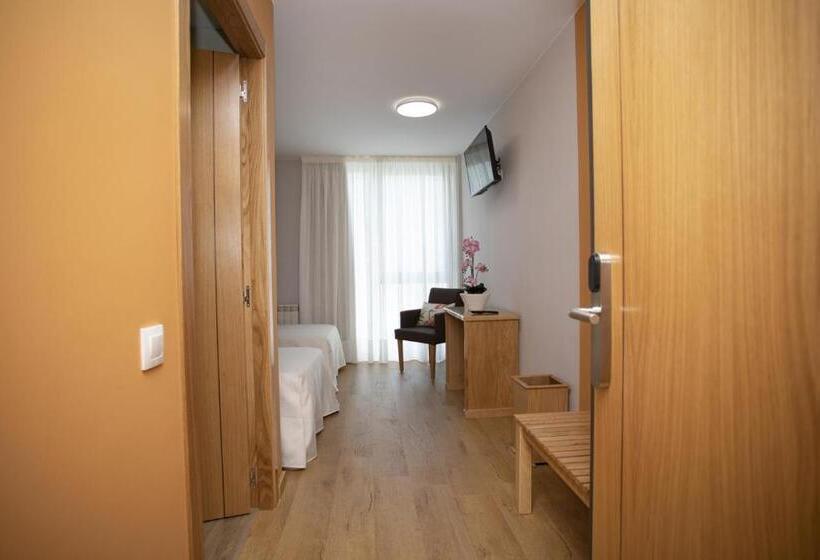 高级大房间, Novoa