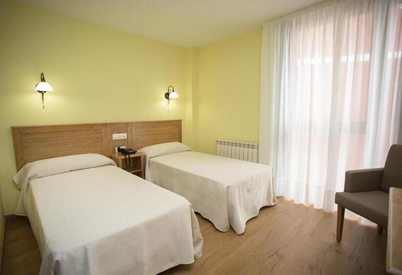 חדר סופריור, Novoa