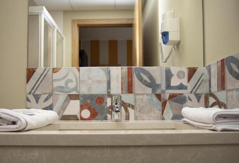 高级大房间, Novoa