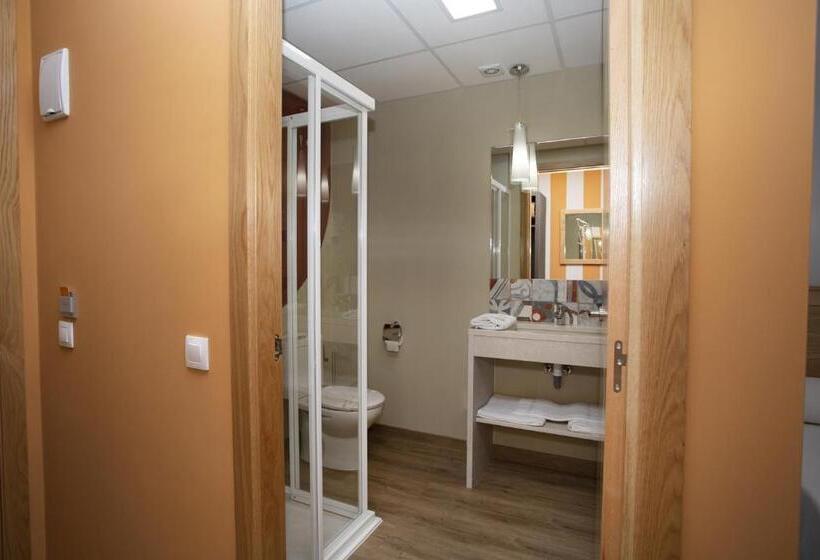 高级大房间, Novoa