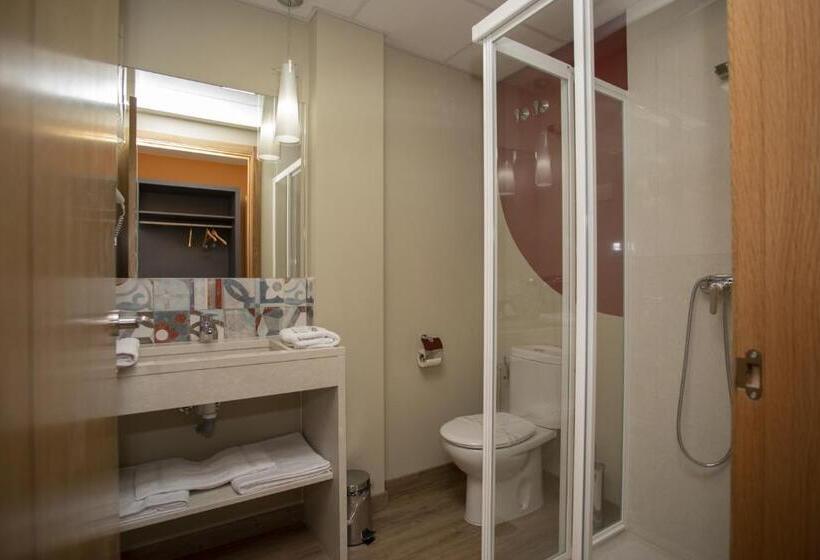 高级大房间, Novoa