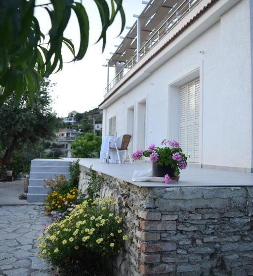 1 Sovrums Lägenhet Trädgårdutsikt, Belvedere Adriatica