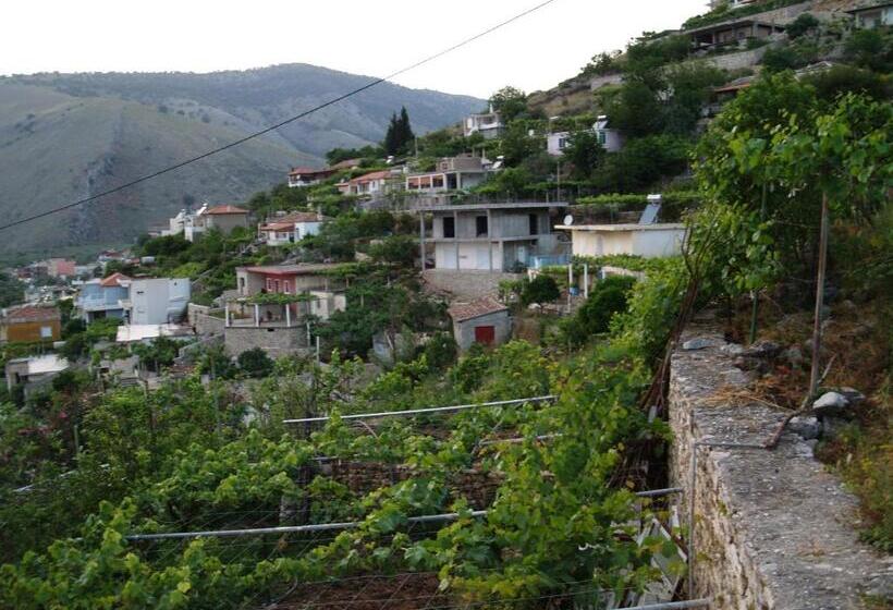 1 Sovrums Lägenhet Trädgårdutsikt, Belvedere Adriatica