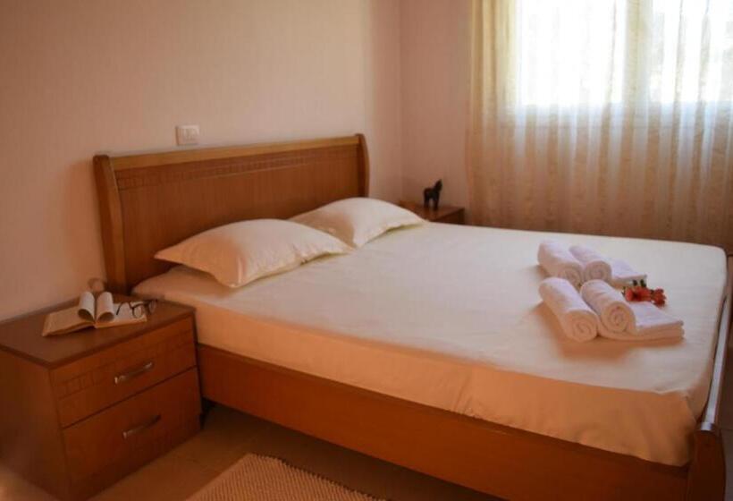 1 Sovrums Lägenhet Havsutsikt, Belvedere Adriatica