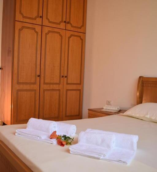 1 Sovrums Lägenhet Havsutsikt, Belvedere Adriatica