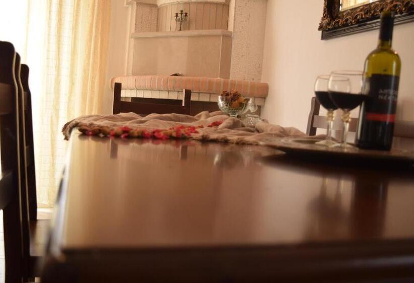 1 Sovrums Lägenhet Trädgårdutsikt, Belvedere Adriatica