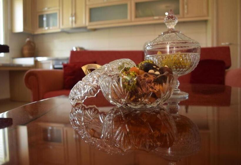 1 Sovrums Lägenhet Trädgårdutsikt, Belvedere Adriatica