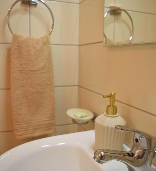 1 Sovrums Lägenhet Havsutsikt, Belvedere Adriatica