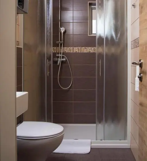 اتاق اکونومی, Gostilna S Prenočišči Pav