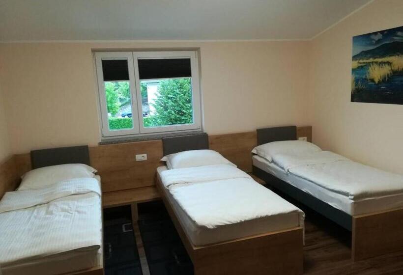 اتاق استاندارد سه نفره, Gostilna S Prenočišči Pav