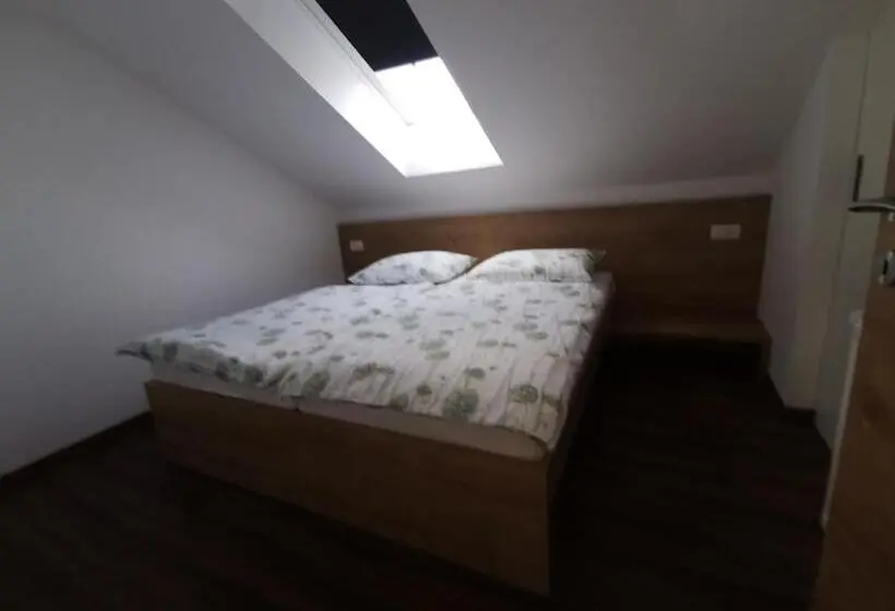 آپارتمان 1 خوابه, Gostilna S Prenočišči Pav