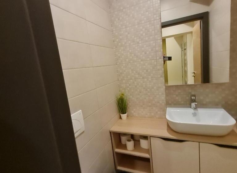 استودیوی لوکس, Gostilna S Prenočišči Pav