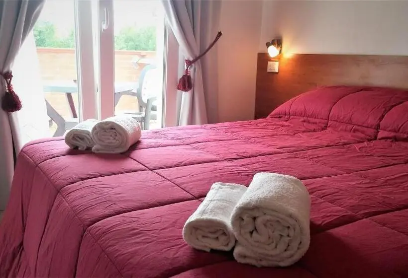 Perhehuone, Venice Airport Room