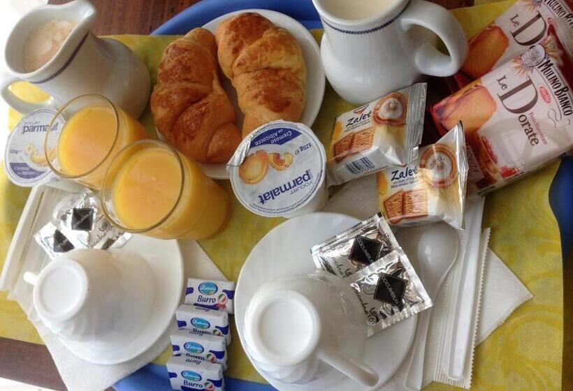 غرفة عائلية, Venice Airport Room