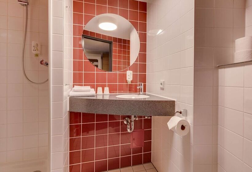 Номер Стандарт Трехместный, B&b Hotel Bremerhaven