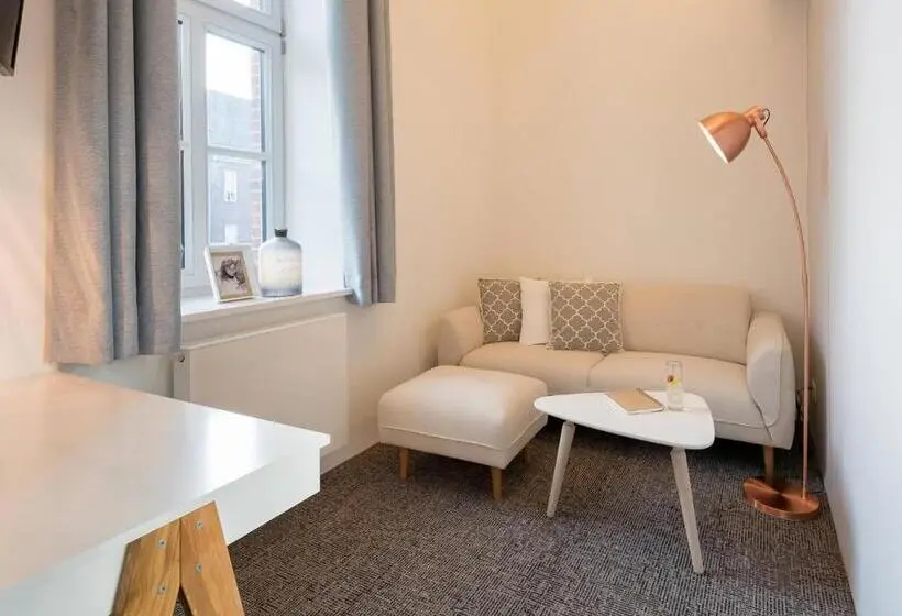 Juniorsviitti, Boardinghouse Emden