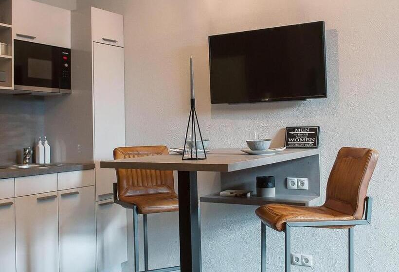 Студия Стандарт, Boardinghouse Emden