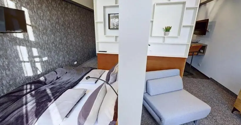 Standard-studio, Boardinghouse Emden