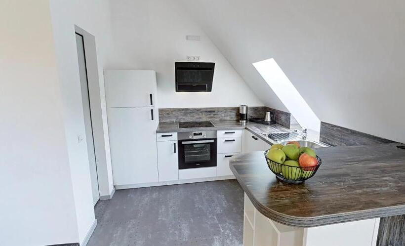 Полулюкс с Балконом, Boardinghouse Emden