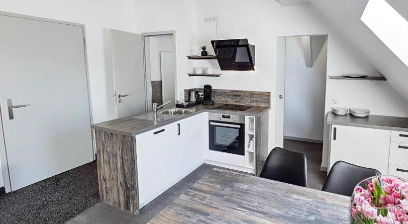 수피리어 스위트, Boardinghouse Emden