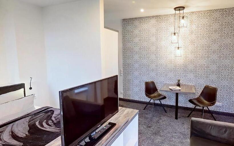 Студия Superior, Boardinghouse Emden