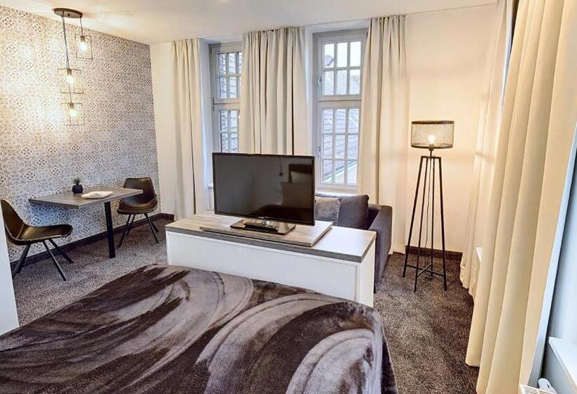 Студия Superior, Boardinghouse Emden