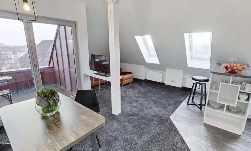 Полулюкс с Балконом, Boardinghouse Emden