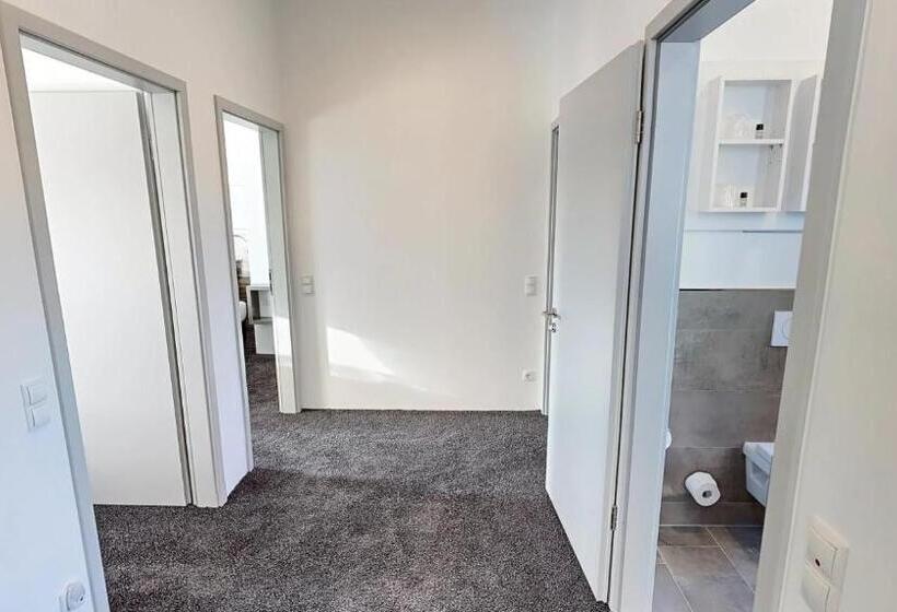 Люкс 3 Спальни, Boardinghouse Emden